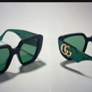 Gucci Oversized Square acetate Women's
Sunglasses
